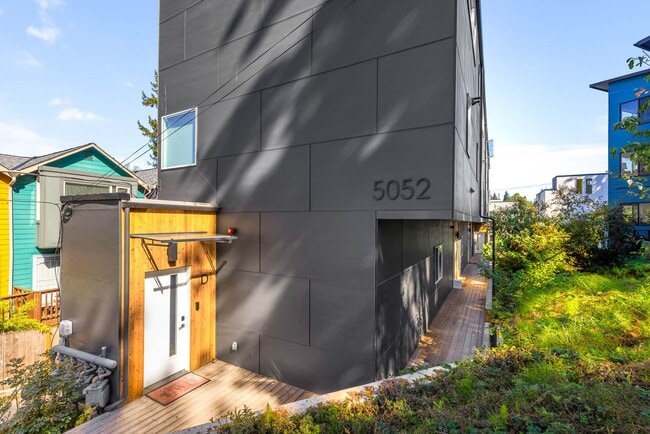 Building Photo - 5052 Renton Ave S