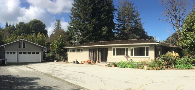 Building Photo - 5 bedroom in Atherton CA 94027
