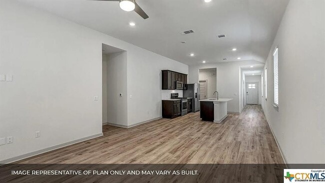 Building Photo - 325 Fairfax Ave