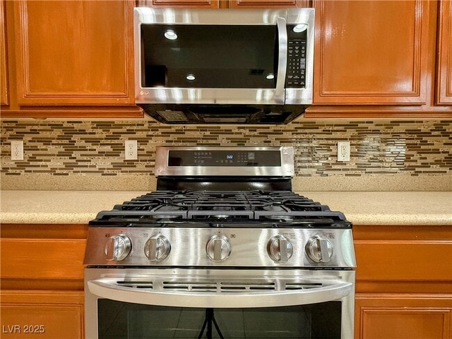 Building Photo - 5128 1st Sun St