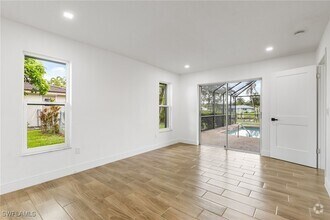 Building Photo - 1041 N Waterway Dr