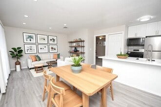 Building Photo - 2515 Yoakum Blvd