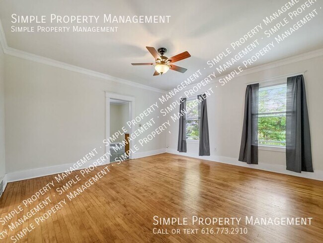 Building Photo - MOVE-IN SPECIAL!  Half off first month's r...