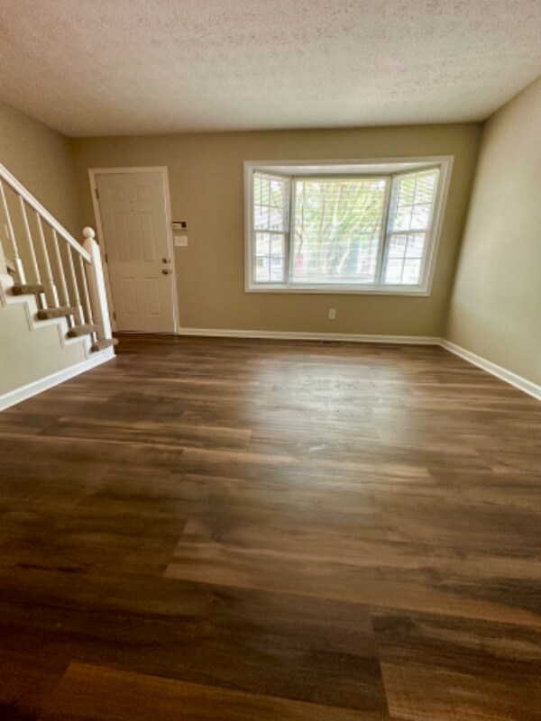 Foto del edificio - 5 Holly Downs Ct NW