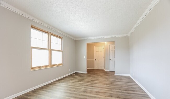 Foto del edificio - 3504 Wood Bridge Dr