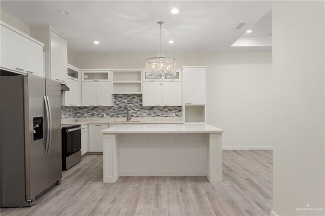 Building Photo - 2830 Allen Dr