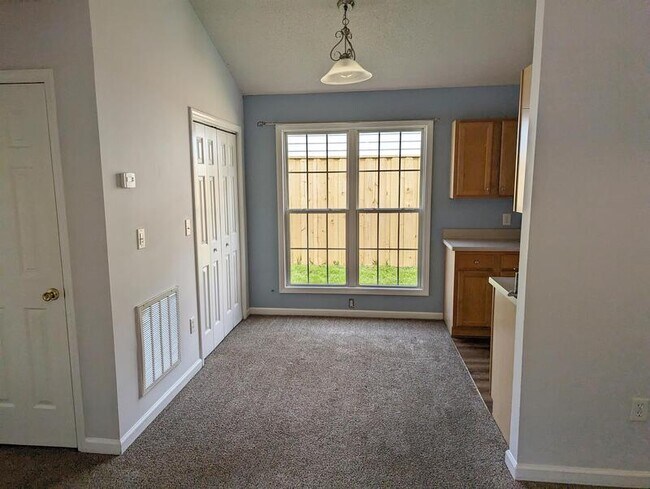 Building Photo - 6306 Forest Ridge Dr