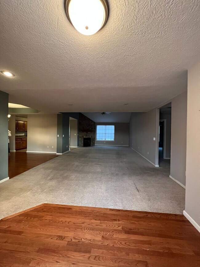 Foto del edificio - Great location in Nixa 3 bedroom 2 full bathrooms
