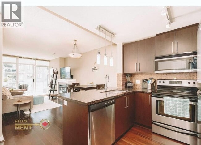 Building Photo - 888-3888 Carnarvon St