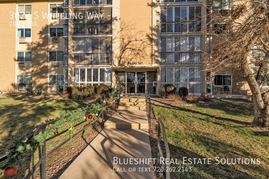 Foto principal - 3022 S Wheeling Way