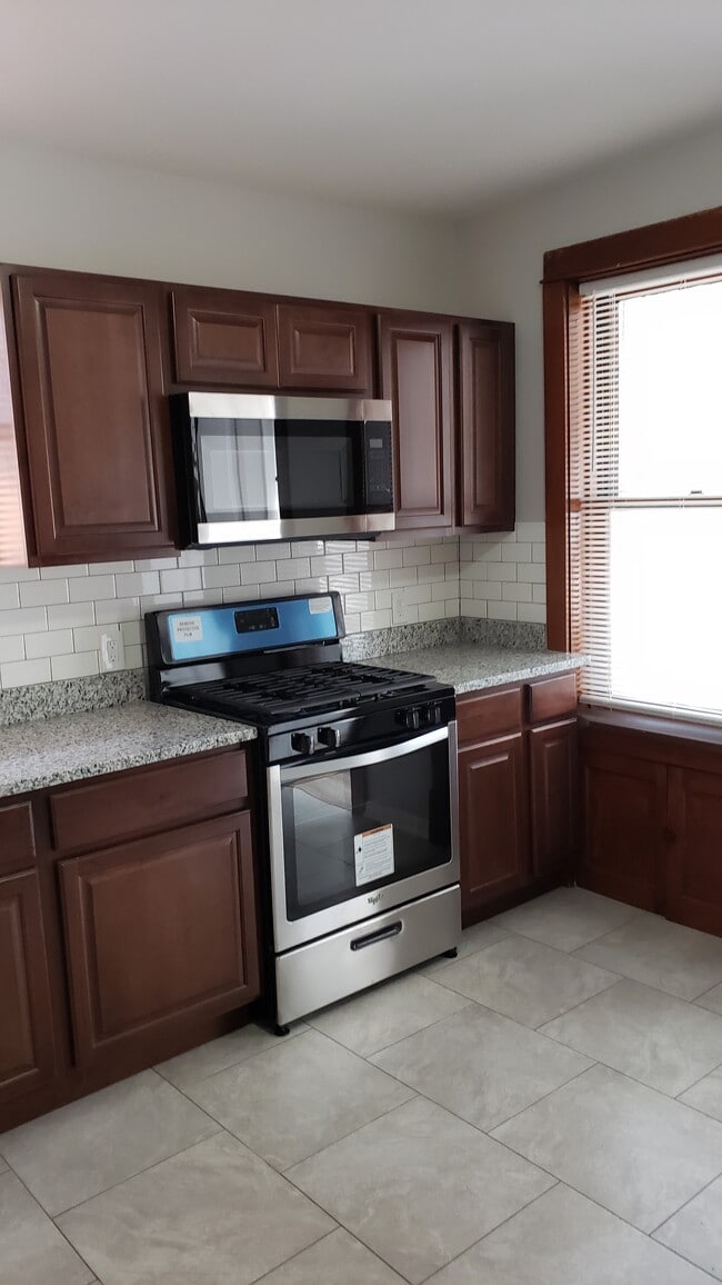 Foto del edificio - 5448 Rhodes Ave