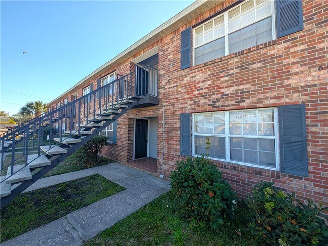 Building Photo - 6415 S Roberts Ave