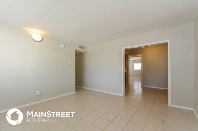 Foto del edificio - 4649 E 14th St