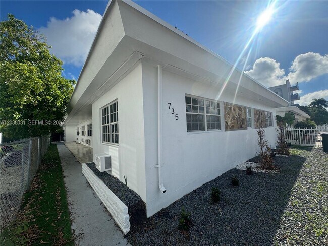 Foto del edificio - 735 83rd St