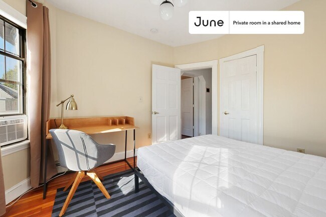 Foto del edificio - Room in Shared 4 bed/1 bath home