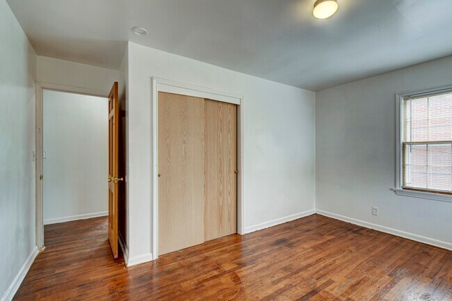 Foto del edificio - 4202 N 52nd St