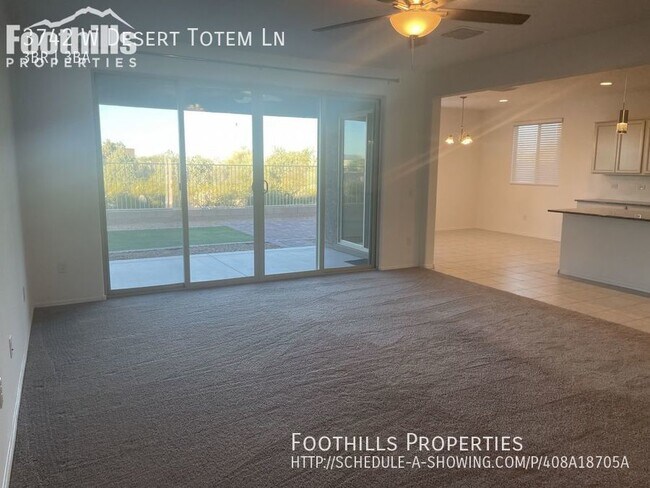 Foto del edificio - Newer Build - 3BR 2 1/2 BA