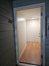 Building Photo - 13716 15th Ave NE