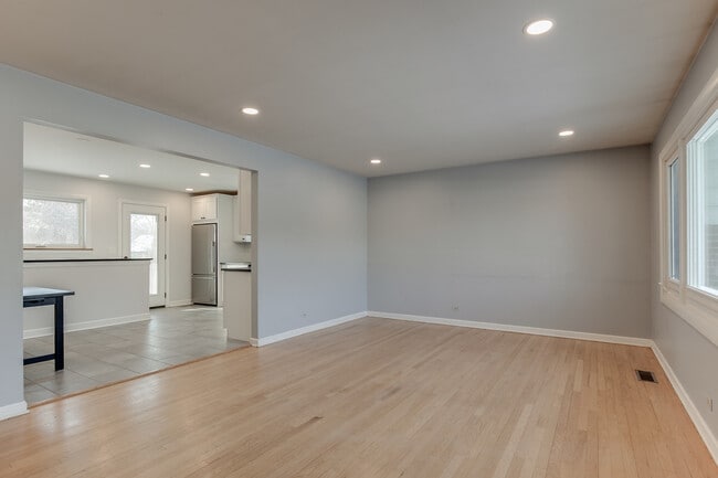 Building Photo - 1311 E Euclid Ave