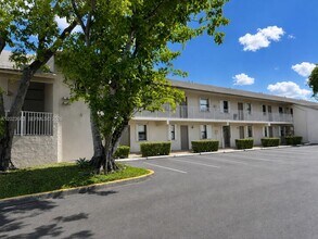 Building Photo - 7668 SW 152nd Ave