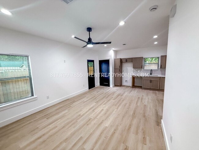 Photo - 1337 W Bewick St Apartment