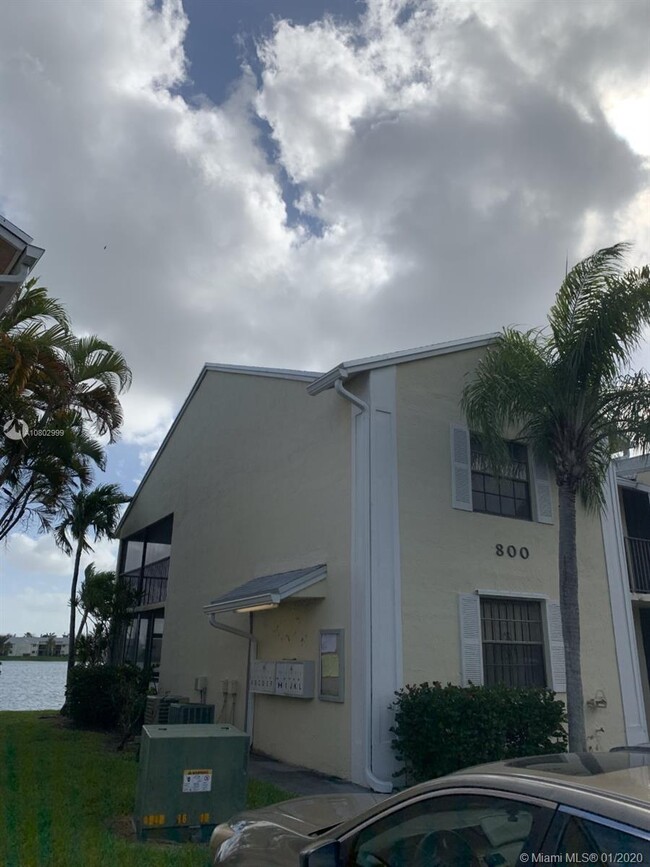 Building Photo - 800 Independence Dr