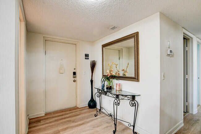 Building Photo - 4770  Fountains Drive 407 Lake Worth Fl 33467