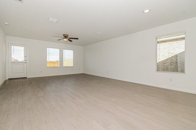 Foto del edificio - 1285 Wedge Leaf Ln