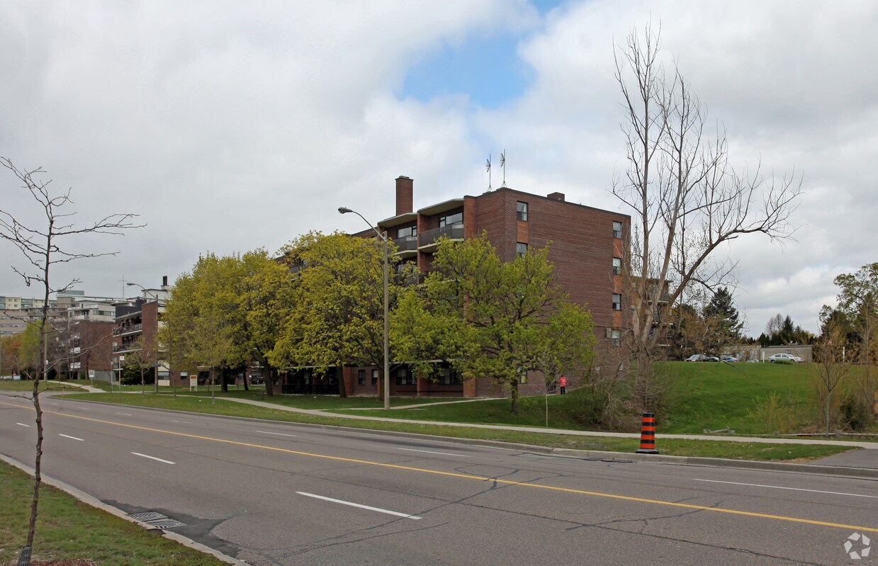Building Photo - Park Mills
