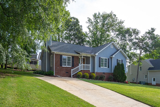 Building Photo - 976 St Catherines Dr