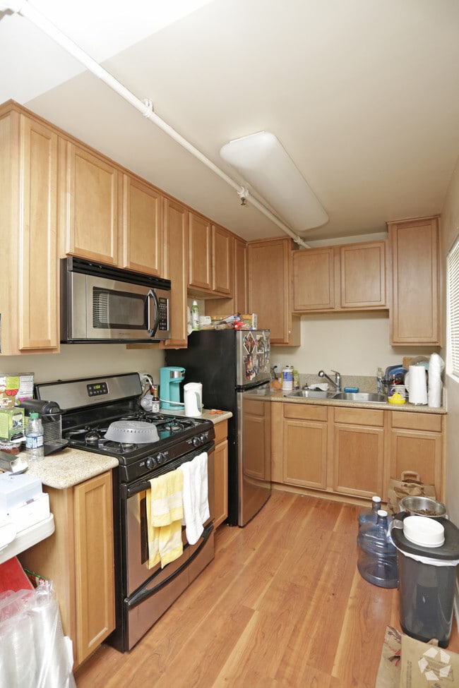 USC STUDENT HOUSING PORTLAND AT GREEK ROW Apartments Los Angeles, CA