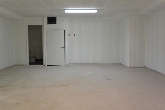 Building Photo - 328 Grand St