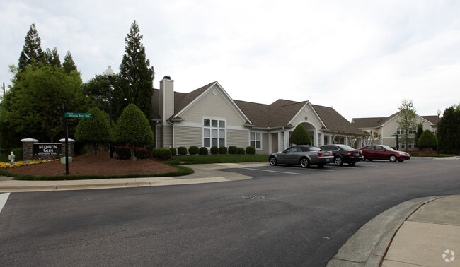 Madison Glen Apartaments - Madison Glen
