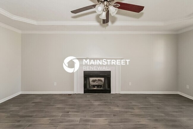 Building Photo - 5 Bedroom Pet-Friendly Home in Jackson, TN with Main Street Renewal