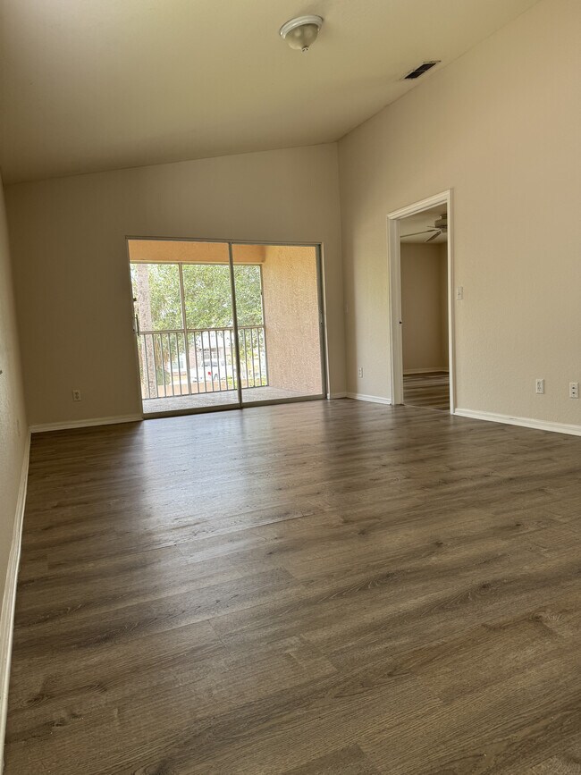 Building Photo - 26728 Little John Ct