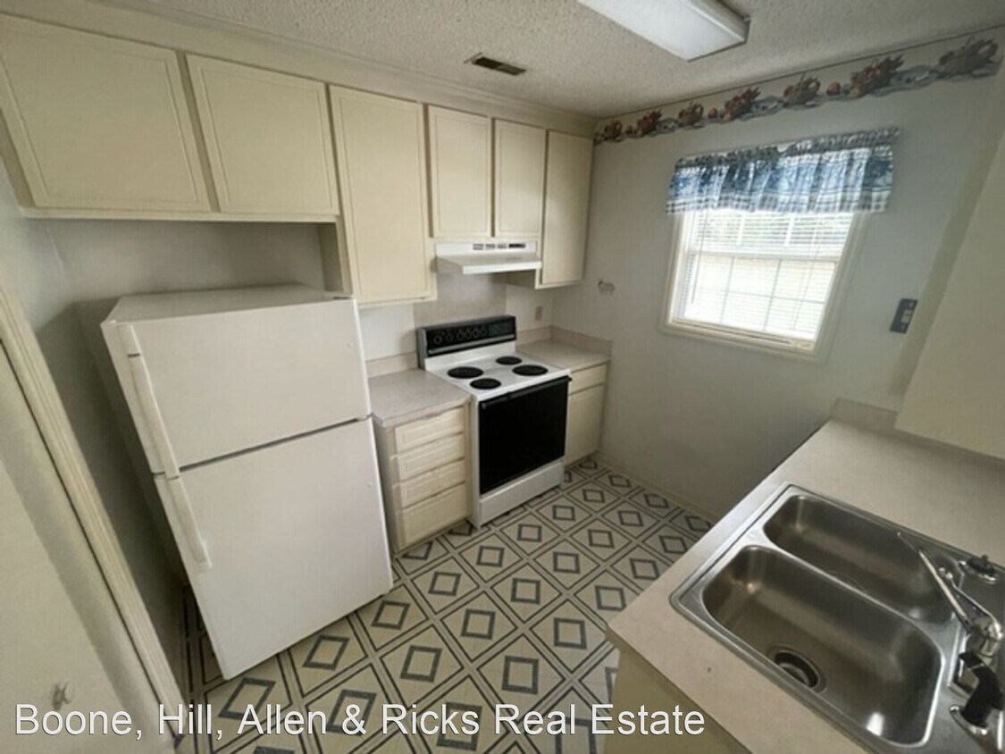 Primary Photo - 2 br, 1 bath House - 216 Sebastian Way