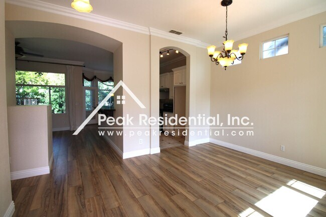 Foto del edificio - Nice Elk Grove 3bd/2ba Home with 2 Car Garage