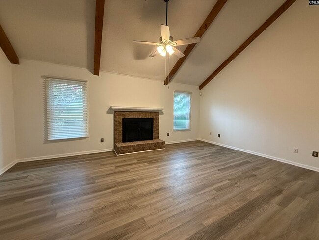 Building Photo - 104 Tee Ct