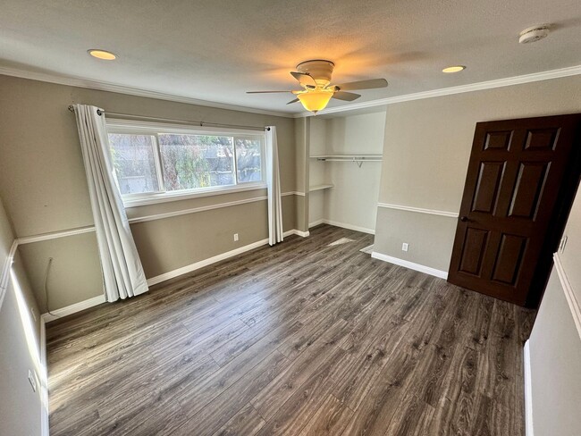 Foto del edificio - 2-Bedroom Condo in a Central Anaheim Location