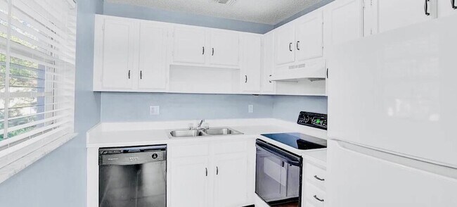 Foto del edificio - 105 Spring Lake Ct