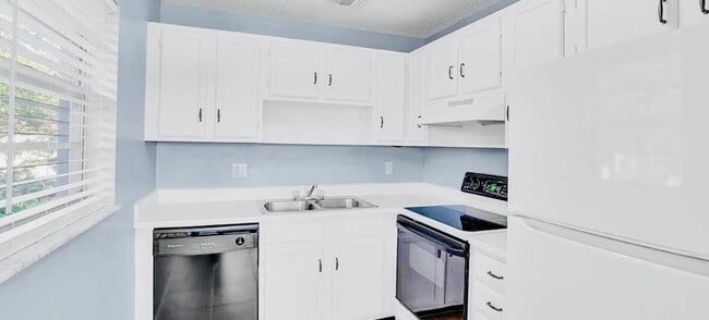 Building Photo - 105 Spring Lake Ct