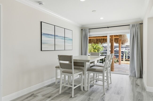 Foto del edificio - 1479 SW Seahawk Way