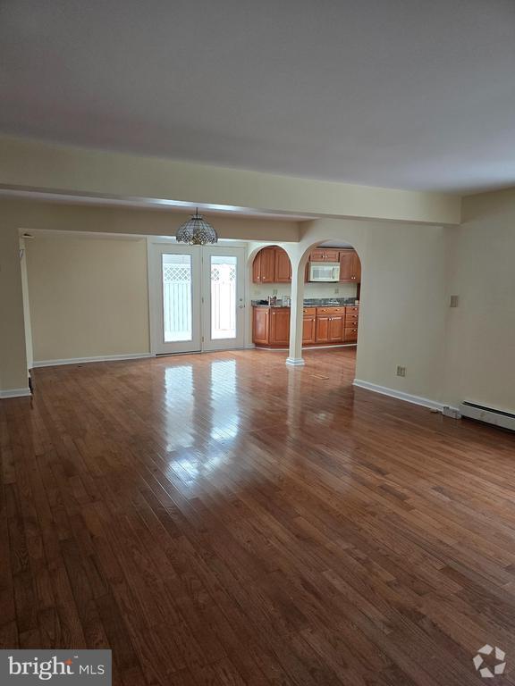 Building Photo - 7826 Bodkin View Dr