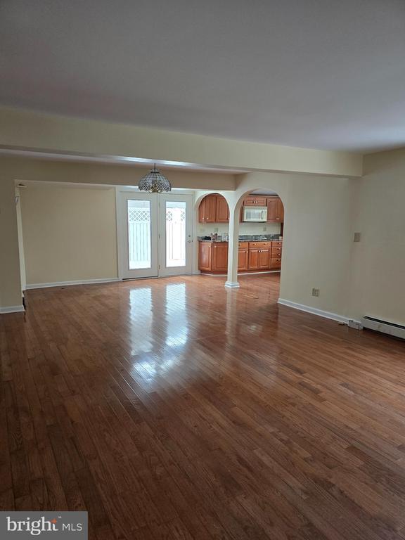 Building Photo - 7826 Bodkin View Dr