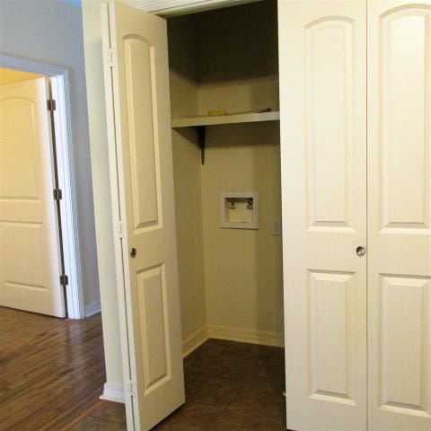 Building Photo - 111 Sunset Ln