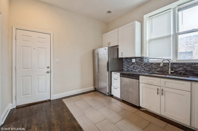 Building Photo - 4012 W Armitage Ave