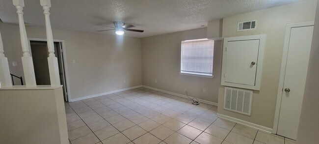Foto del edificio - 7850 Sand St