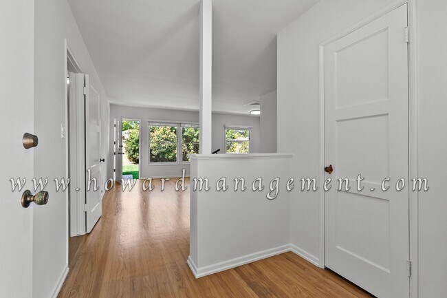 Foto del edificio - Home in WEST LA Cozy, Well Kept 3 Bedroom ...