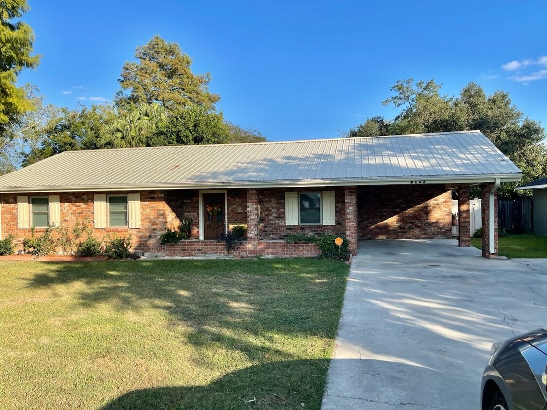 Foto principal - 3 Bedroom 2 bath house in Thibodaux LA