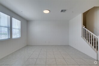 Building Photo - 500 Ylang Pl